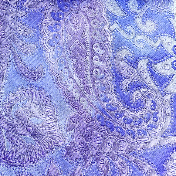 Donad Trump Lavender Paisley Pattern Silk Tie - Picture 3 of 5